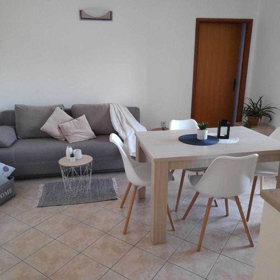 Apartments Filipovic Biograd Na Moru Exterior photo