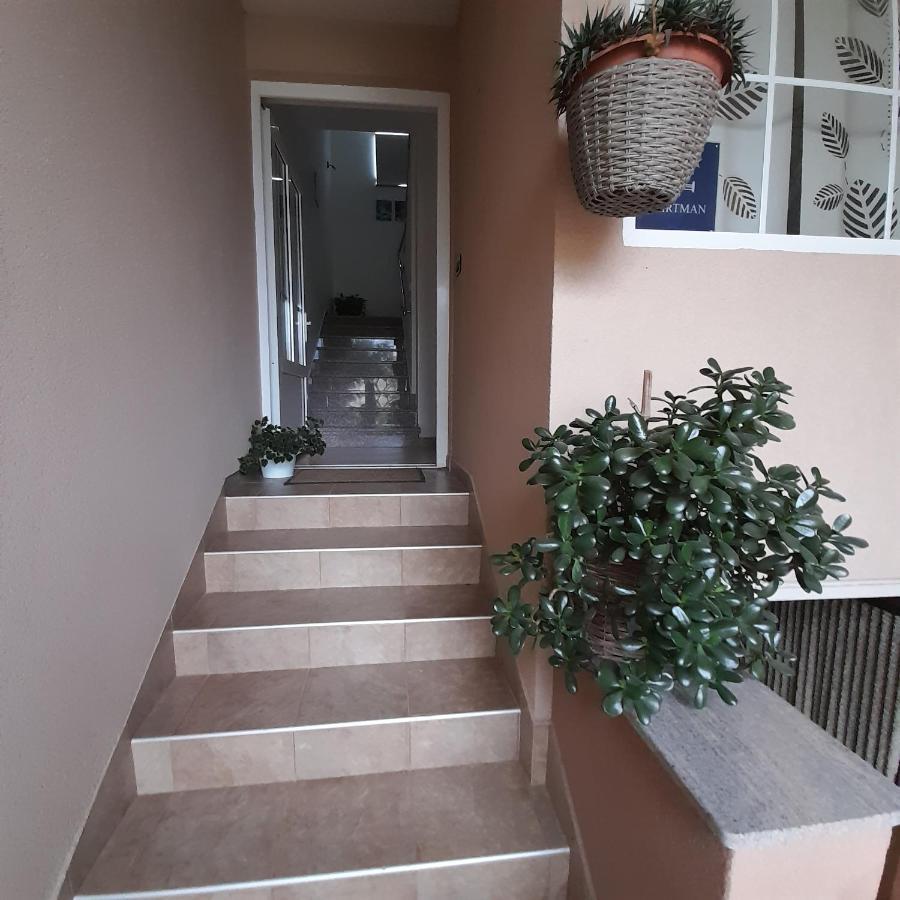 Apartments Filipovic Biograd Na Moru Exterior photo